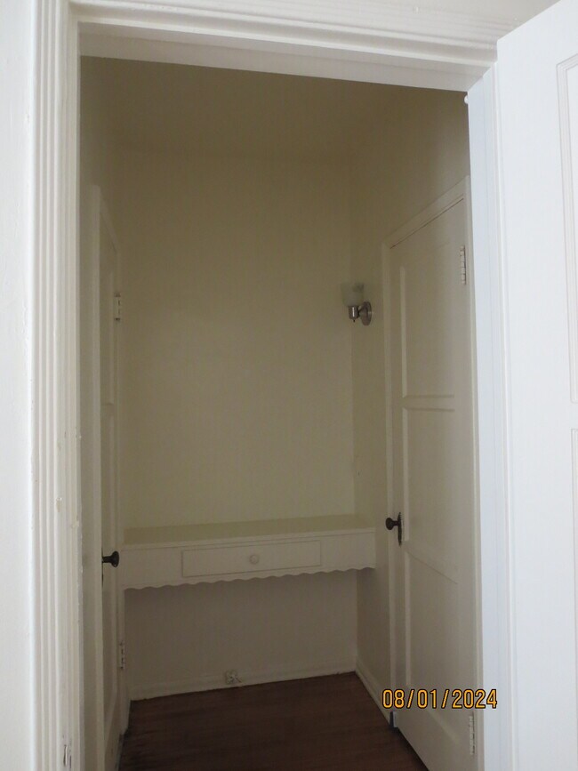 Hallway - 5648 W 6th St