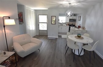 Building Photo - 2572 Emory Dr W