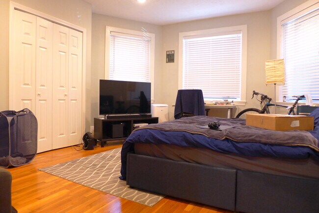 Building Photo - 36 Fenway