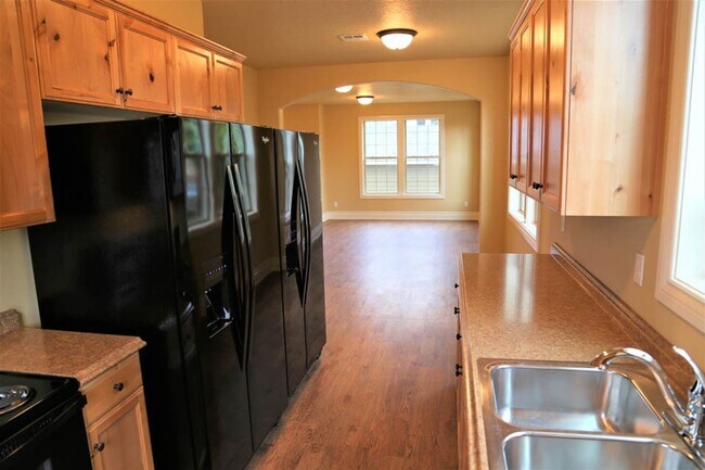 Building Photo - New Home! 5 Bedroom, Bonus Room, 6 Bathrooms