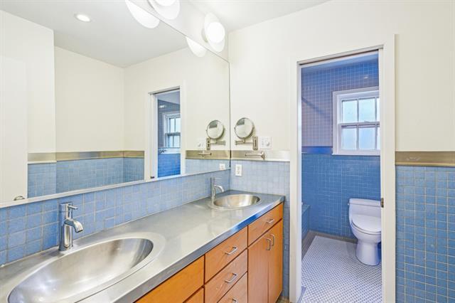 Building Photo - 4244 Skillman St