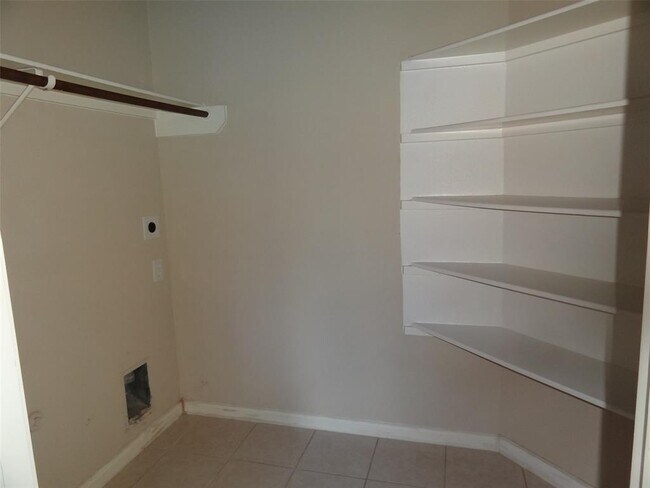 Building Photo - 2535 Marquette Trail