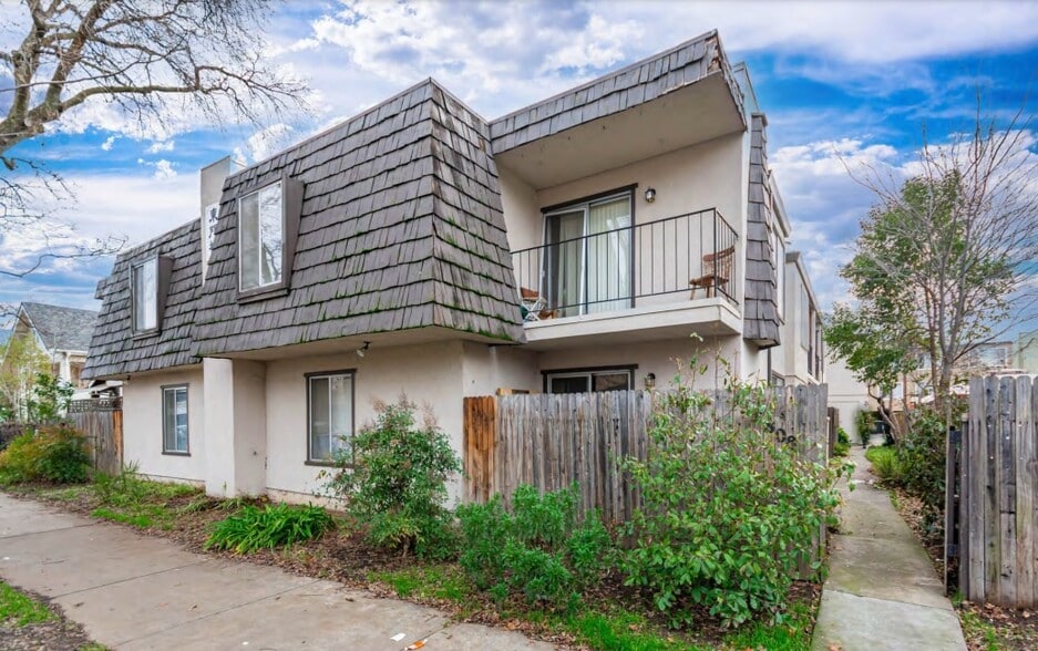 Building Photo - Midtown Breeze Apartments