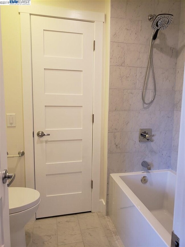 Building Photo - 40292 Santa Teresa Common