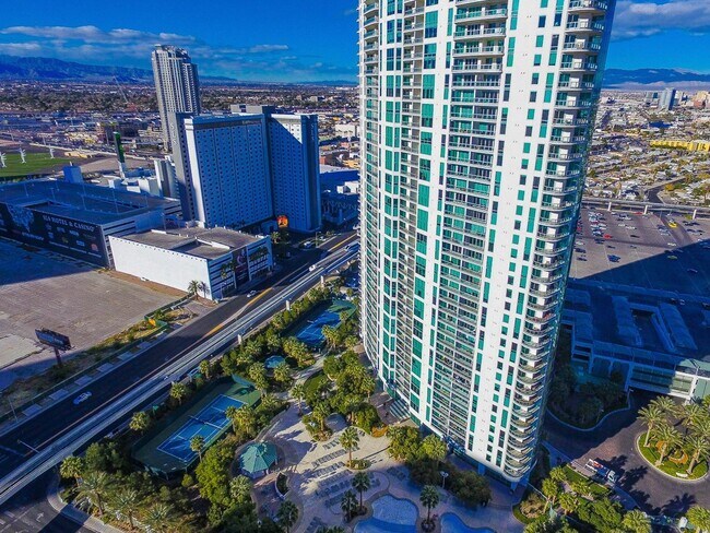 Building Photo - Turnberry Towers 2705W-City/Golf Course Vi...