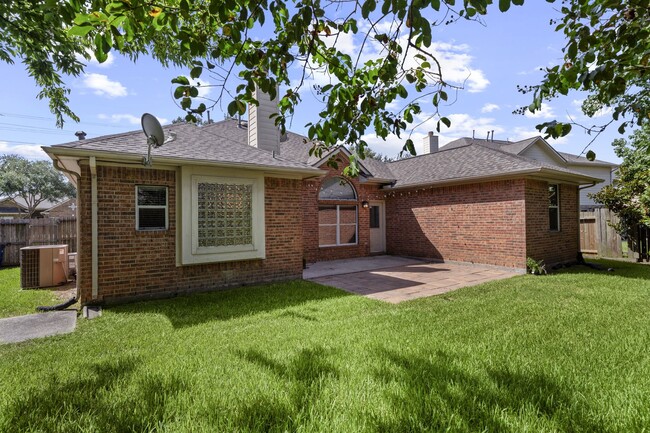 Building Photo - 530 Lockland Ln
