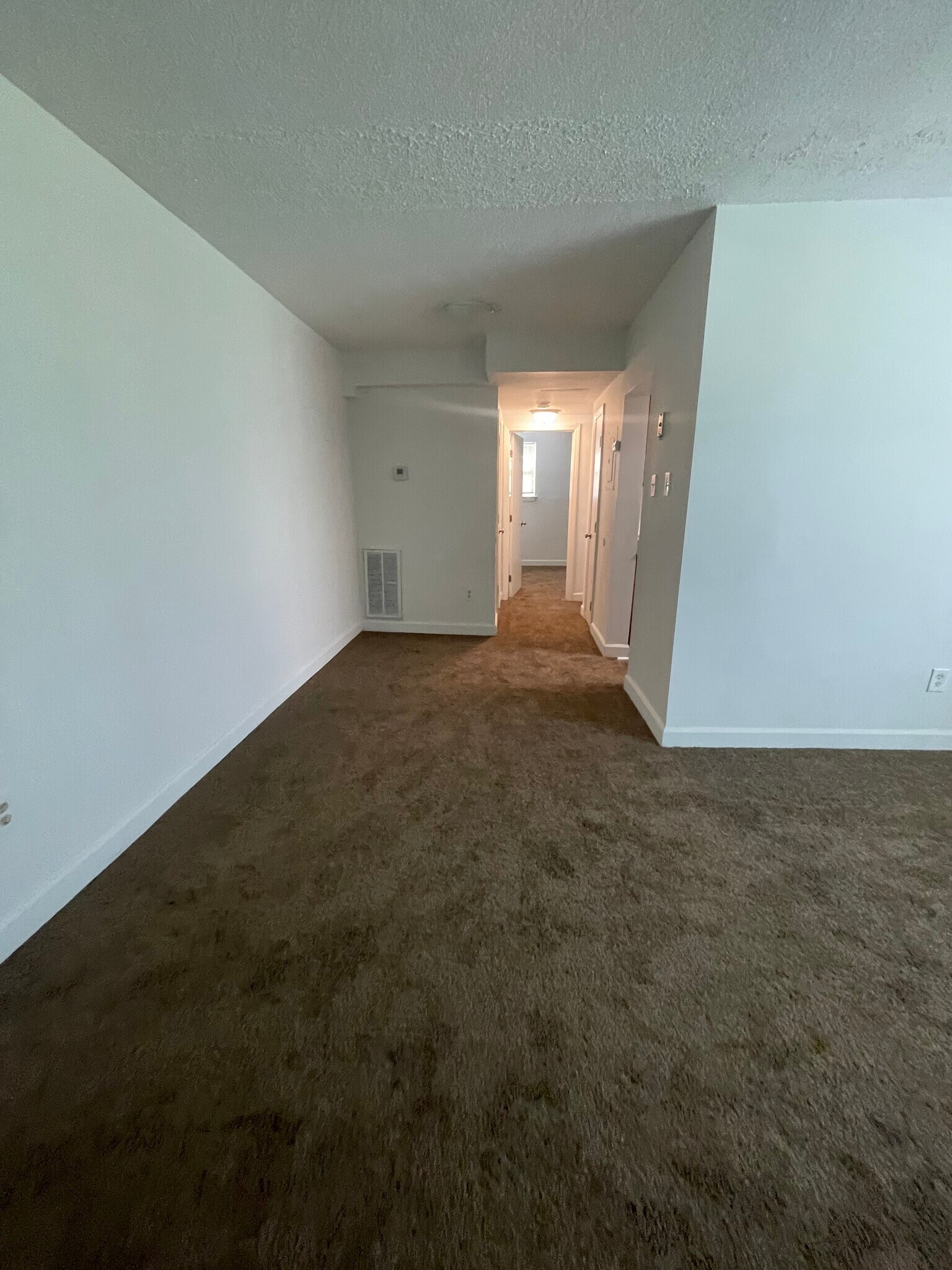 Building Photo - 742 Brandywine St SE