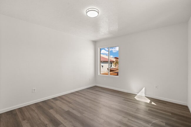 Building Photo - 2943 Quail Pointe Dr NW
