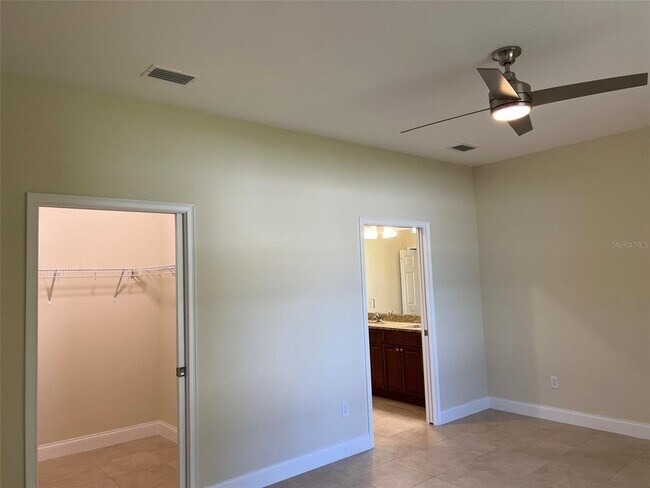 Building Photo - 4 Rainrock Pl