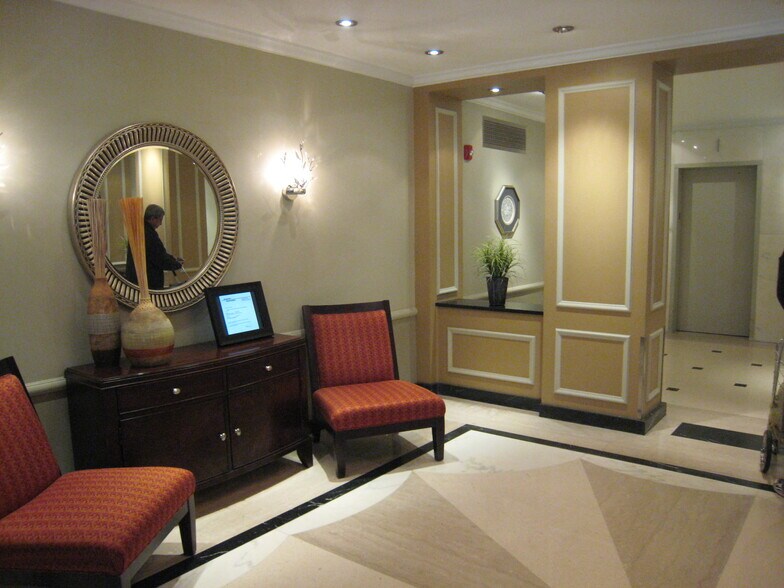 Building Photo - 201 Saint Pauls Ave