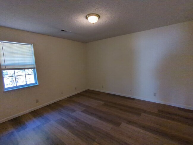 Building Photo - 69 Summerfield Rd