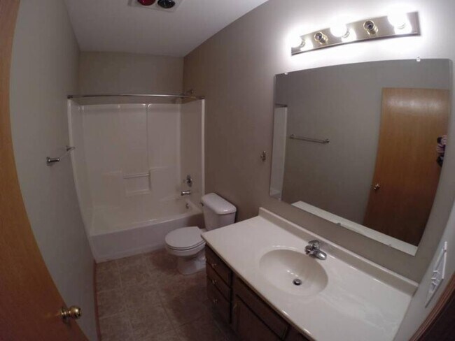 Building Photo - 808 Medary Ave S