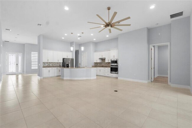 Building Photo - 2320 Symphony Cir