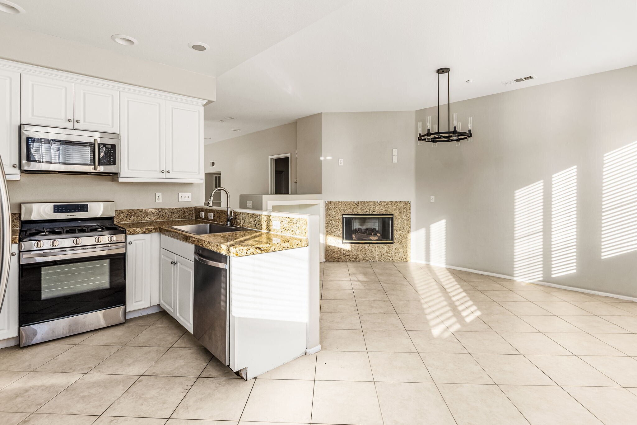 Building Photo - 33640 Willow Haven Ln