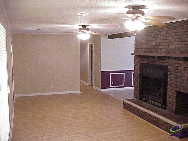 Building Photo - 317 Gilchrist Dr