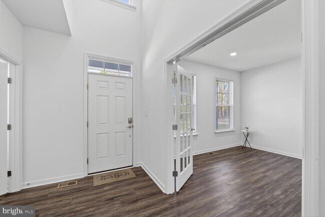 Building Photo - 111 Touhey Dr