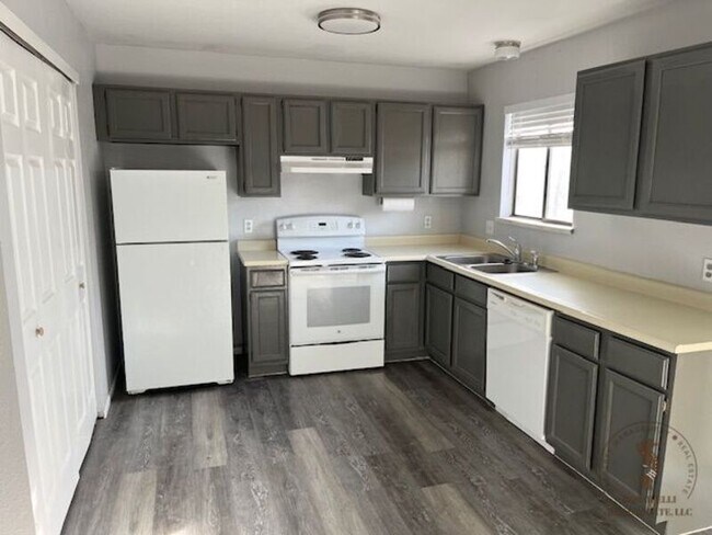 Building Photo - 464-32 1/8 32 1/8 Rd