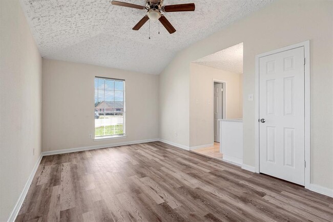 Building Photo - 3706 Westmeadow Dr