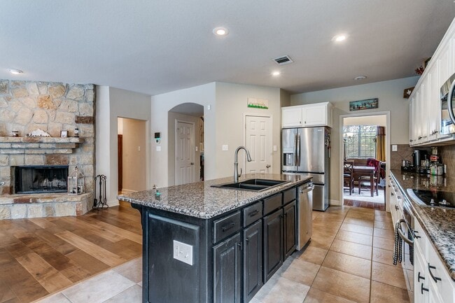 Building Photo - GORGEOUS HOME IN BELTERRA WITH SPARKLING POOL & SERVICE INCLUDED