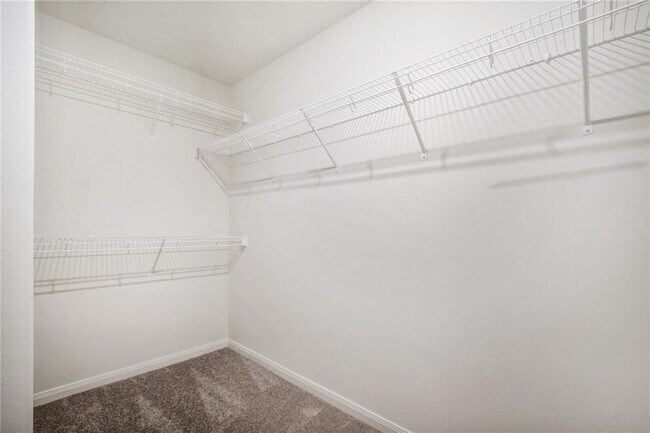 Building Photo - 525 Riverdale Cove