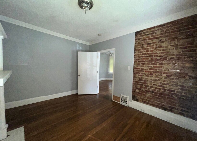 Building Photo - 2810 Norwood Ave