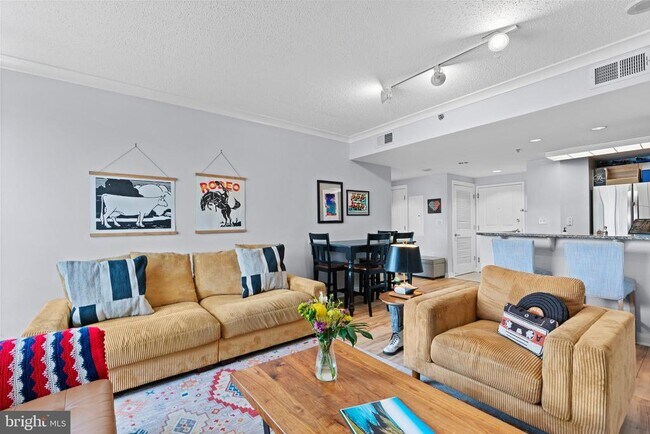 Primary Photo - 777 7th St NW