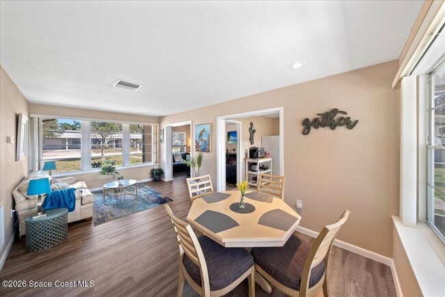 Building Photo - 475 Coral Dr