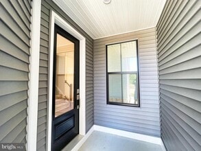 Building Photo - 224 Lilac St