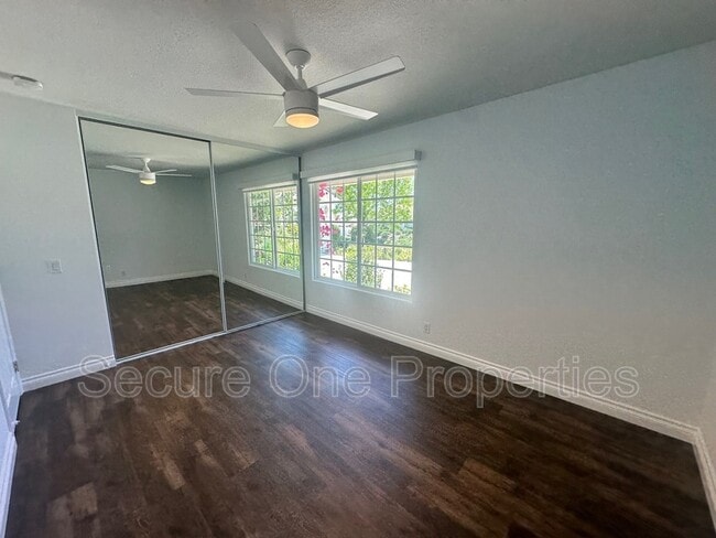 Building Photo - 637 Lynwood St