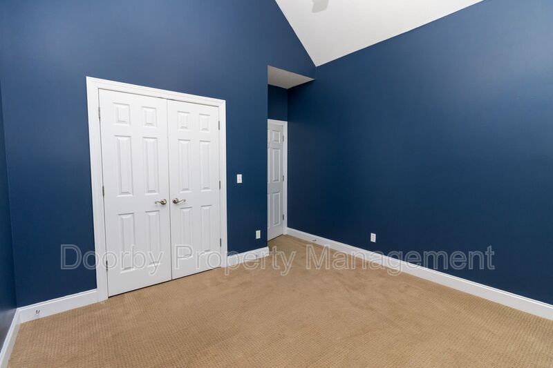 Building Photo - 8584 Sunridge Dr