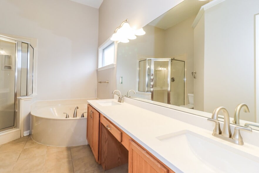 Building Photo - 1531 Carlton Ridge Dr