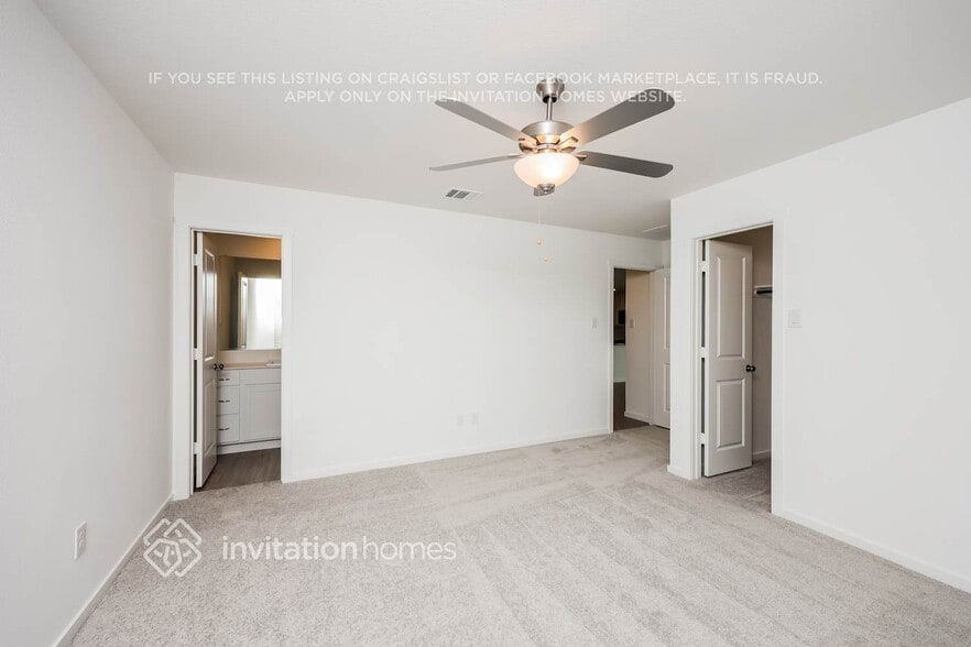 Building Photo - 2403 Fleming Dr