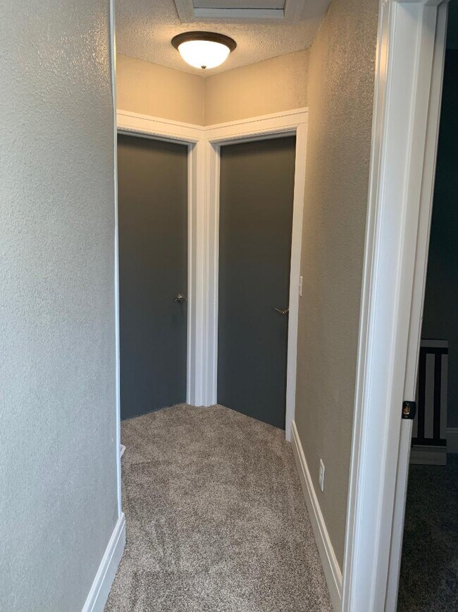 Building Photo - 1502 Sugar Grove Ave