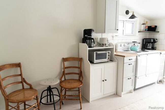 Building Photo - 22101 Nowlin St