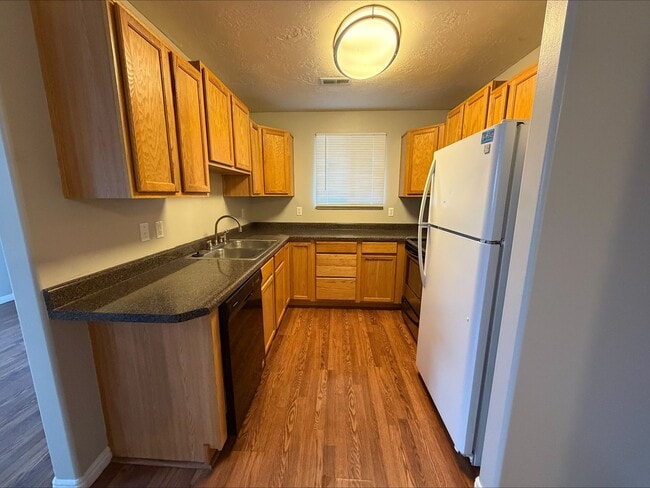 Building Photo - Limited Time Move-In Special! $800 Rent Credit!  2 Bed 1 Bath Condo in Ogden – Available Now!