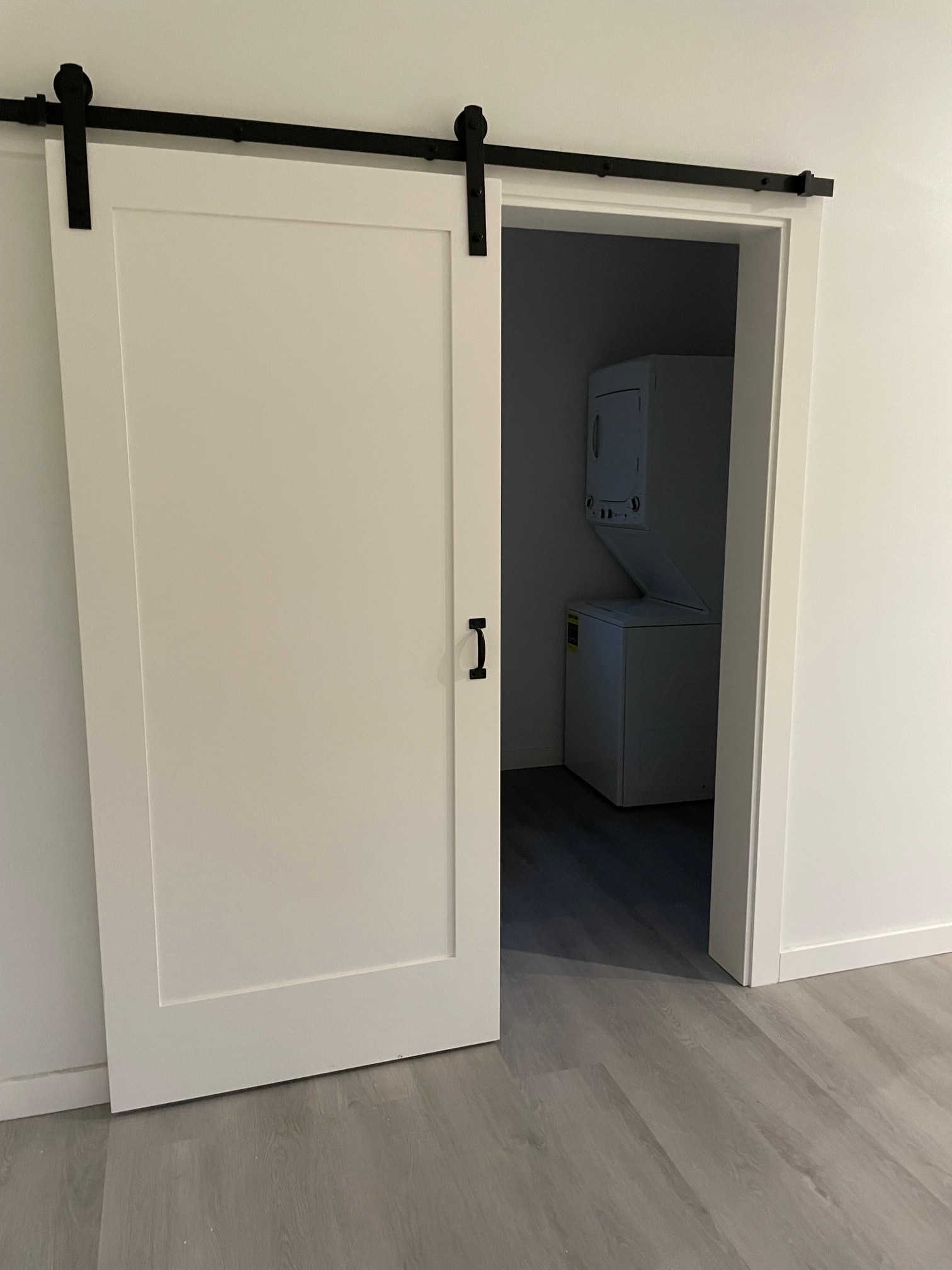 Building Photo - 6647 N Astor St