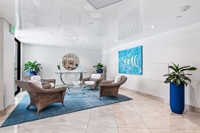 Building Photo - 5420 N Ocean Dr