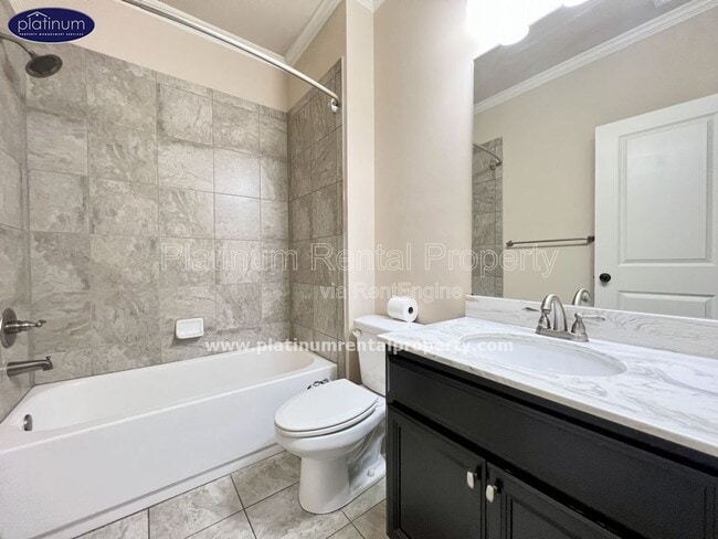 Building Photo - 1662 Fairview Dr