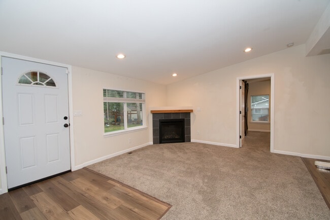 Building Photo - 21610 Orting