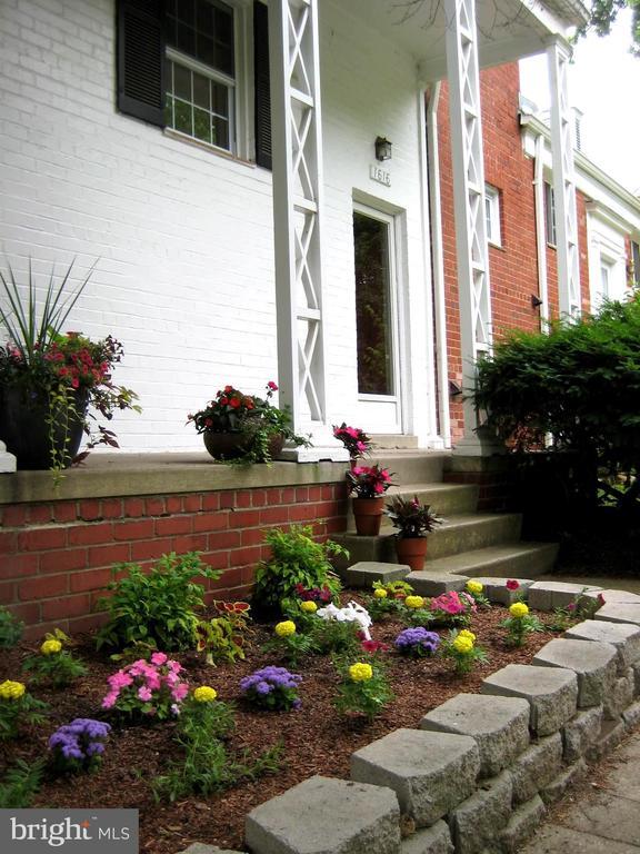 Building Photo - 1616 Preston Rd