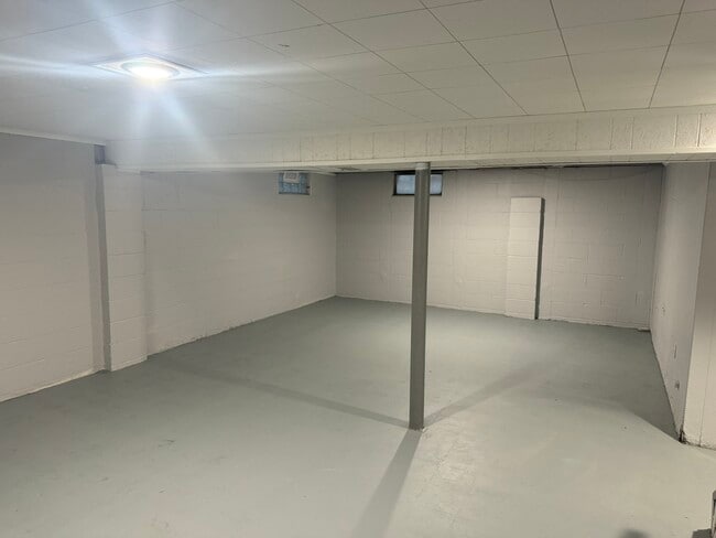 Building Photo - 1894 Pannell Ave