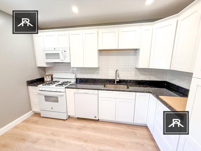 Primary Photo - 2 bedroom in Waltham MA 02453