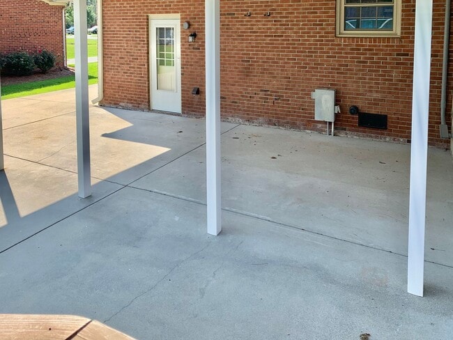 Building Photo - Charming Updated Home, Quiet Street Near Base, Fenced Yard!