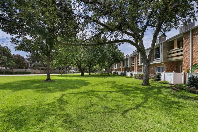 Building Photo - 8555 Fair Oaks Crossing