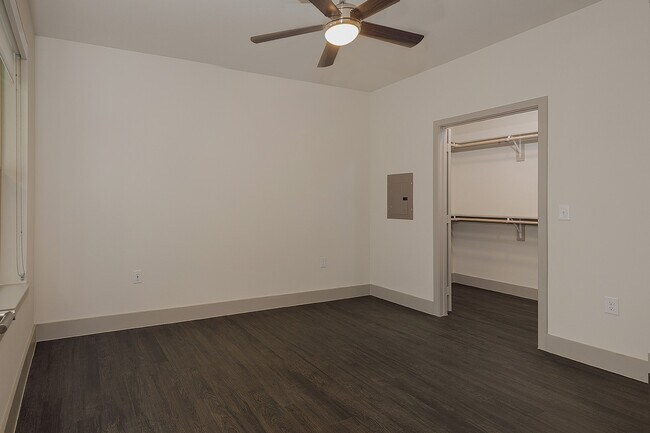 Building Photo - 8900 Six Pines Dr