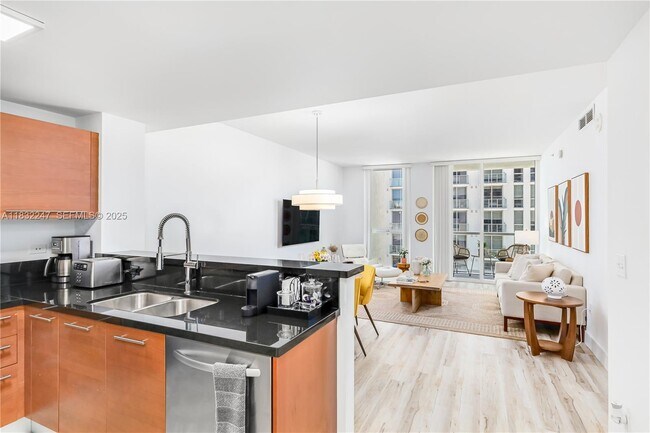 Building Photo - 253 NE 2nd St