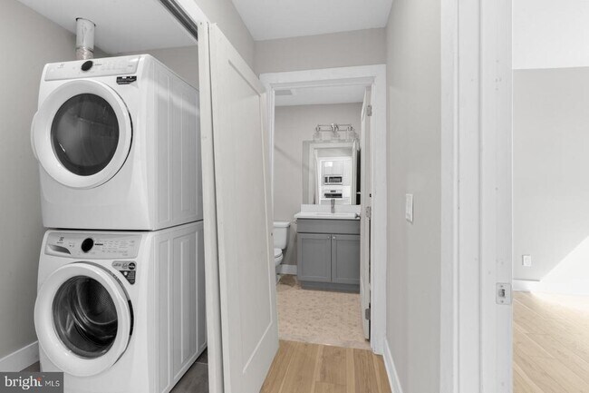 Building Photo - 1935 N 2nd St