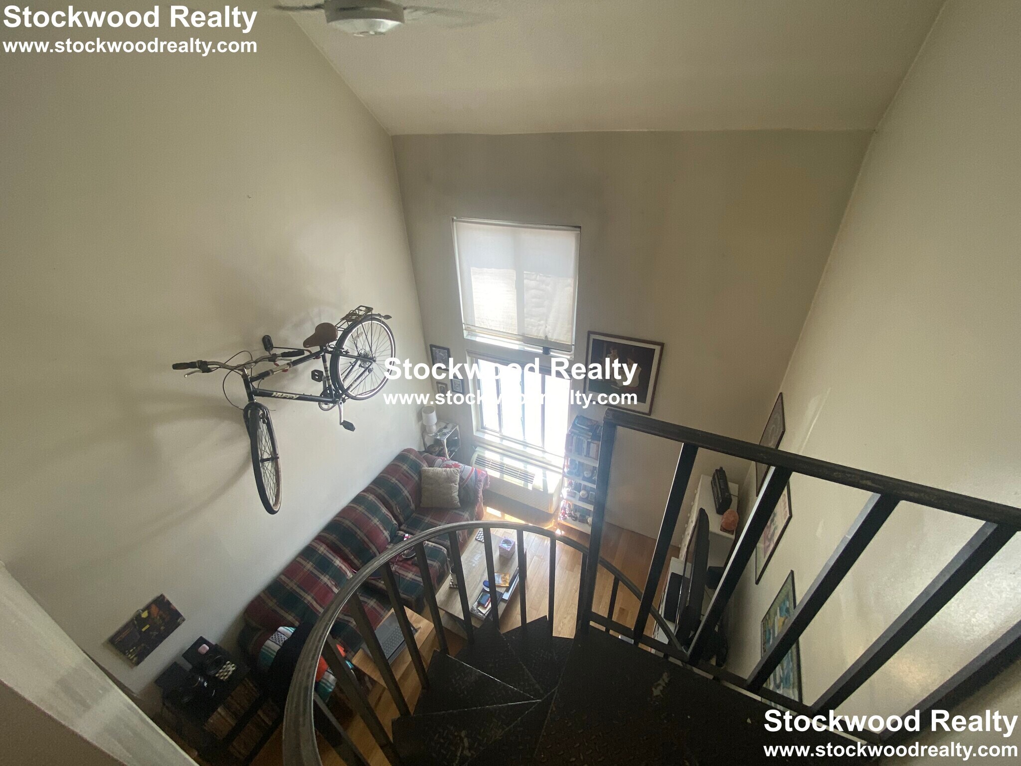 Building Photo - 382 Dorchester St