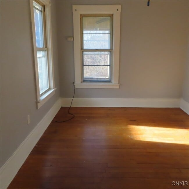 Building Photo - 540 Teall Ave