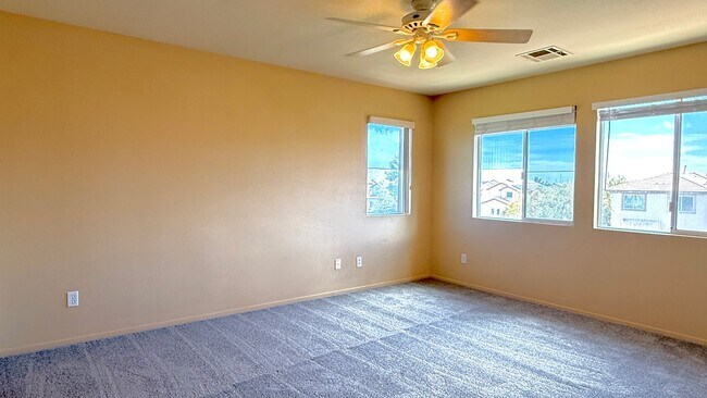 Building Photo - 1013 Shades End Ave